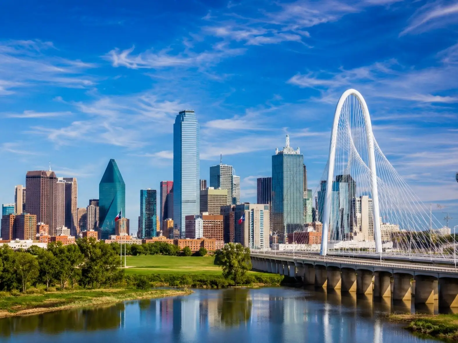 Skyline of Dallas, TX with bridge