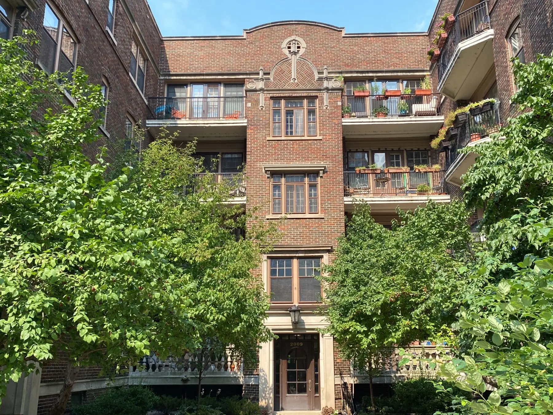 Condos in the Milwaukee area that are brick.